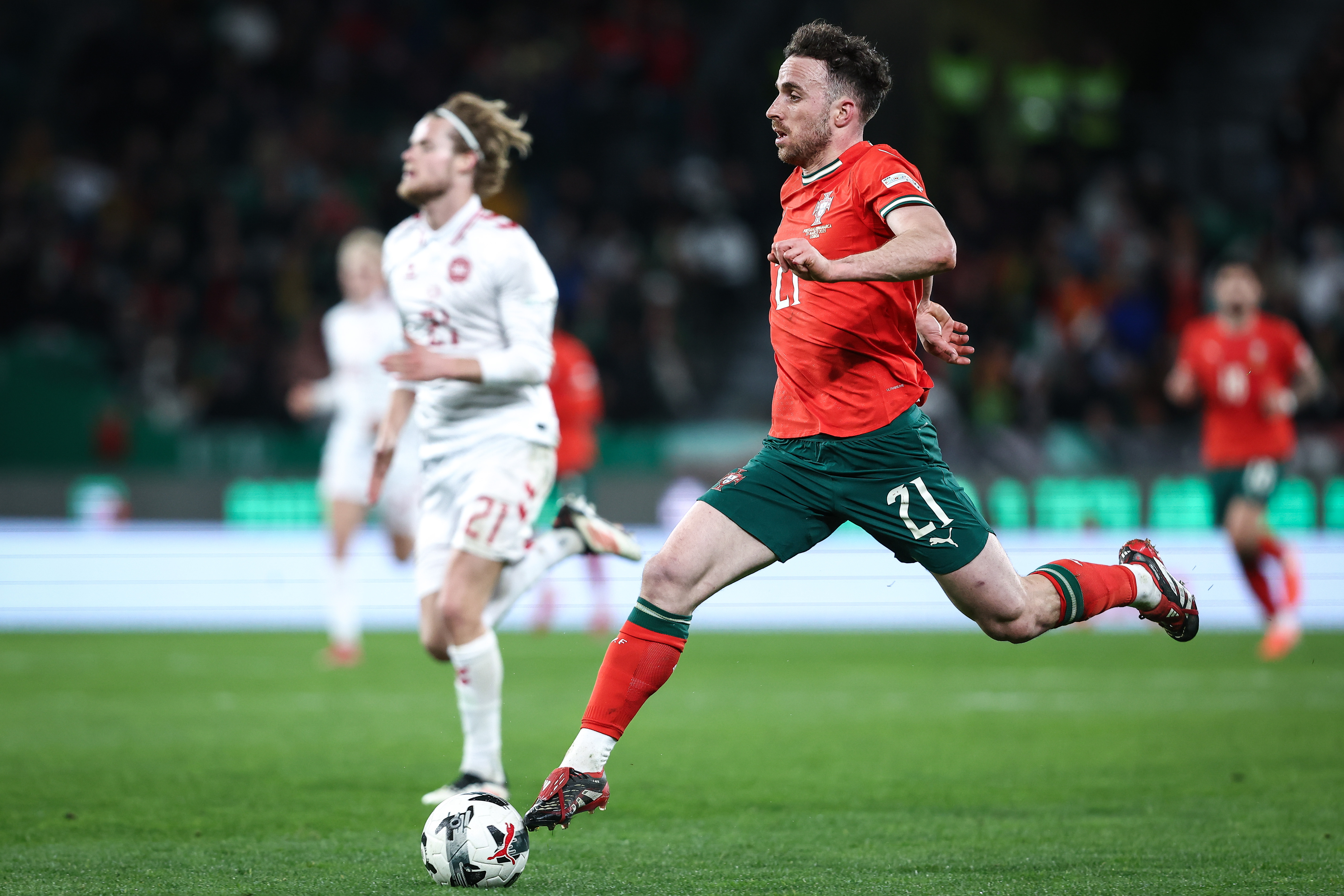 爱游戏官网-葡萄牙队取得胜利，晋级欧洲杯半决赛