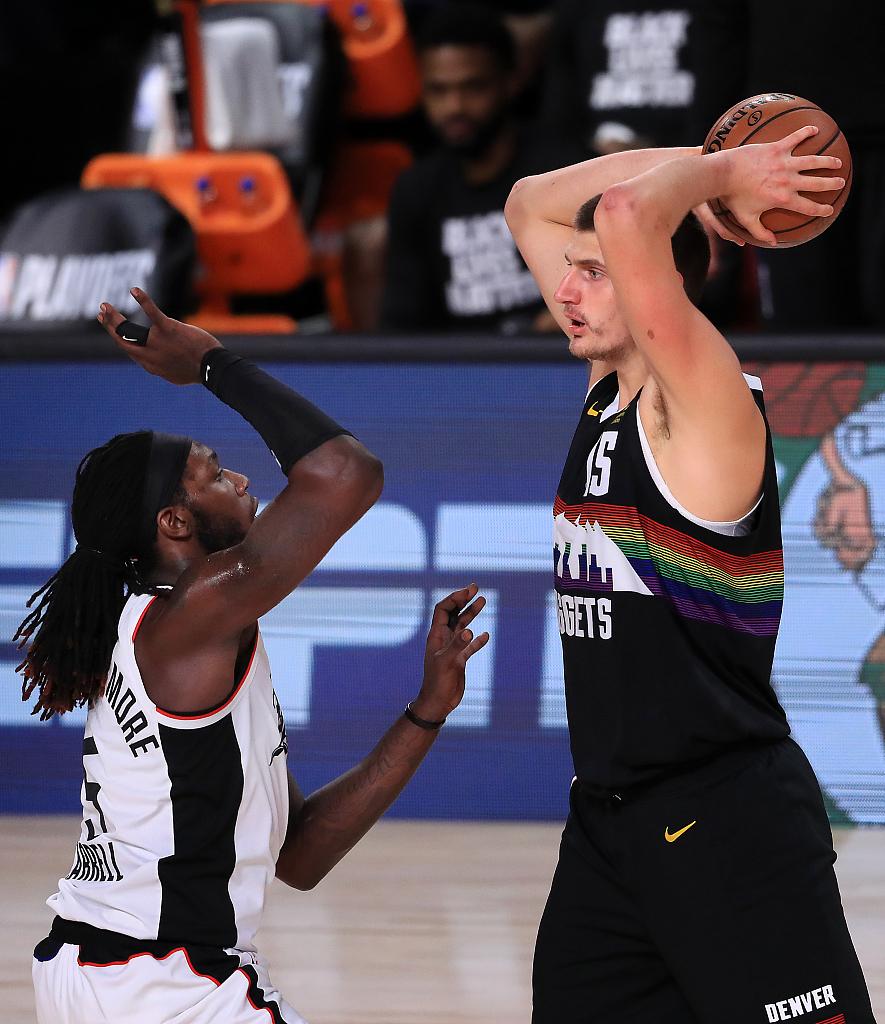 AYX官方直播-希腊男篮碾压湖人，麦科勒姆一己之力扛起全队的简单介绍