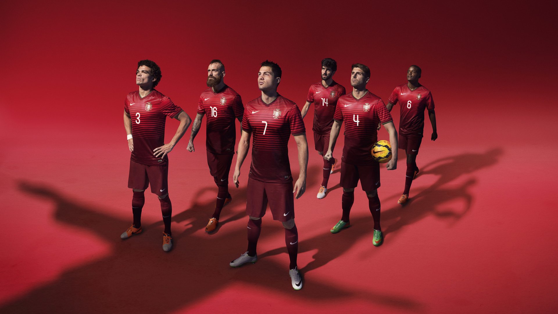 AYX体育赛事-当黄黑风暴席卷南美之夜，巴雷拉在多特蒙德对阵智利友谊赛中打出生涯代表作