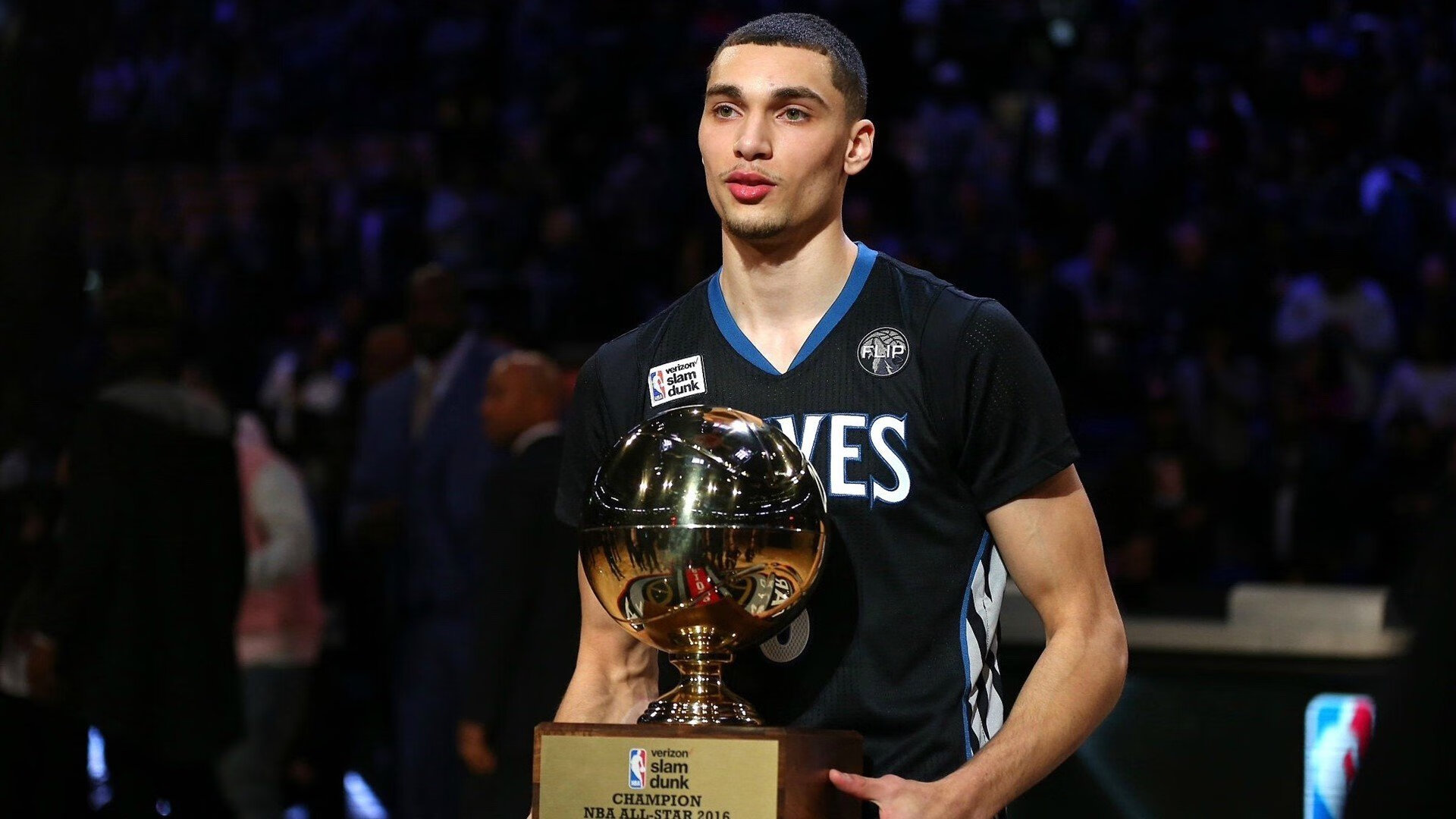 奥恰洛夫独木难支，中国队团体轻取瑞典展统治力